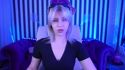 selenairis online show from May 2, 9:31 pm