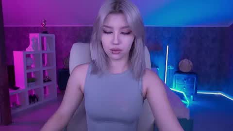 selenairis online show from June 25, 6:51 am