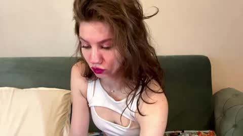 Snapshot of selenakiss_ chatting on May 27, 3:36 am Selena online show from May 27, 3:36 am