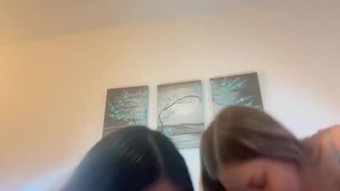 Selena online show from February 6, 6:40 am