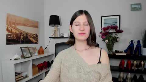 s e l e n a online show from May 13, 6:00 am