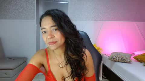 Snapshot of selene_bubble chatting on April 14, 2:01 pm Selene online show from April 14, 2:01 pm