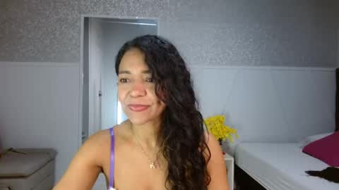 Snapshot of selene_bubble chatting on April 18, 12:20 pm Selene online show from April 18, 12:20 pm