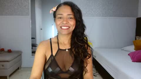 Snapshot of selene_bubble chatting on April 24, 1:24 pm Selene online show from April 24, 1:24 pm