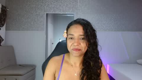 Snapshot of selene_bubble chatting on April 29, 2:32 pm Selene online show from April 29, 2:32 pm