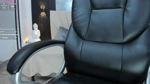 Snapshot of selene_diior chatting on July 28, 2:13 pm selene_diior online show from July 28, 2:13 pm