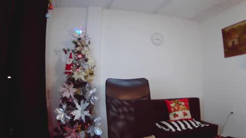 Snapshot of selene_fortuna chatting on December 16, 1:21 am Selene Fortuna online show from December 16, 1:21 am