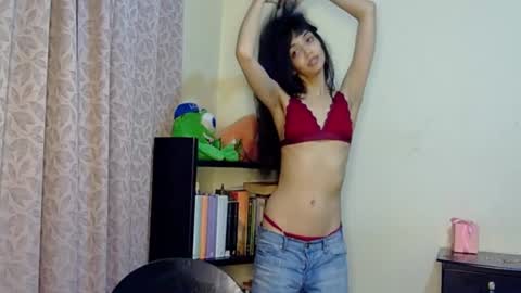 Snapshot of selene_hebe chatting on June 28, 3:40 pm selene_hebe online show from June 28, 3:40 pm