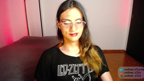 selene_s3xy online show from December 27, 3:42 am
