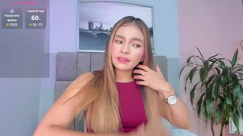 Snapshot of selene_tylor_ chatting on May 1, 2:27 am Selene online show from May 1, 2:27 am