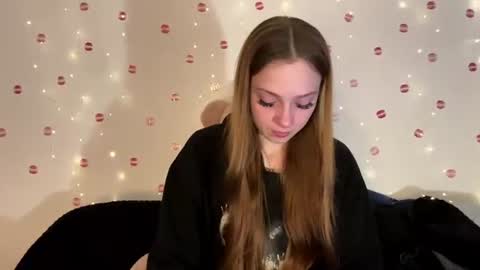 Kylie online show from July 18, 9:24 am