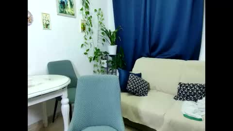 Selenna online show from December 4, 6:16 pm