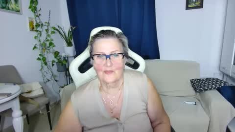 Selenna online show from March 26, 6:46 pm