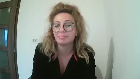 Selenna online show from October 1, 1:50 pm