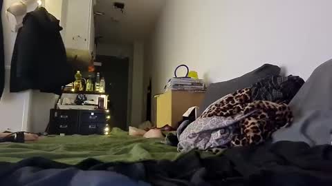 Snapshot of selfiepicdump chatting on February 19, 8:33 am Julian Kinky Bi-guy online show from February 19, 8:33 am