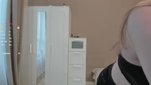 Snapshot of selina__moon chatting on March 26, 3:56 am Selina online show from March 26, 3:56 am