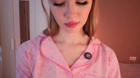 Snapshot of selina__moon chatting on May 31, 1:29 pm Selina online show from May 31, 1:29 pm