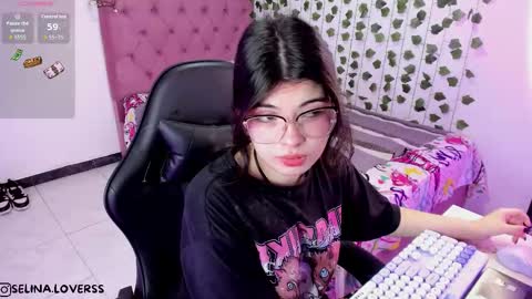 Snapshot of selina_lovers_ chatting on November 8, 2:34 am Selina online show from November 8, 2:34 am