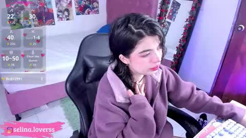 Snapshot of selina_lovers_ chatting on March 11, 7:58 am Selina online show from March 11, 7:58 am