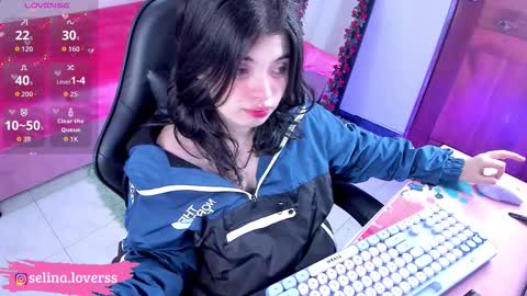 Snapshot of selina_lovers_ chatting on March 15, 3:23 am Selina online show from March 15, 3:23 am