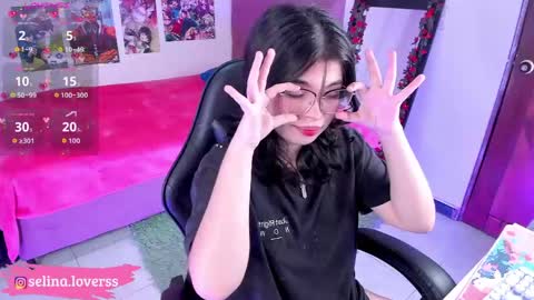 Snapshot of selina_lovers_ chatting on March 20, 3:55 am Selina online show from March 20, 3:55 am