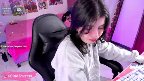 Snapshot of selina_lovers_ chatting on March 24, 3:55 am Selina online show from March 24, 3:55 am