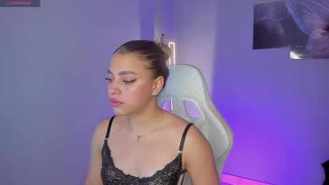 Selyn online show from December 4, 2:04 pm