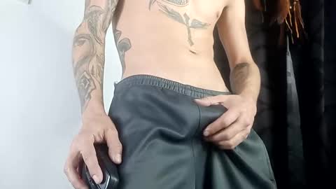 Snapshot of sem_alas chatting on January 25, 5:18 am sem_alas online show from January 25, 5:18 am