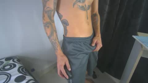 Snapshot of sem_alas chatting on February 15, 2:04 am sem_alas online show from February 15, 2:04 am