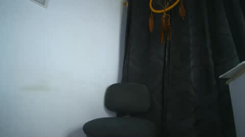 Snapshot of sem_alas chatting on September 18, 1:18 am sem_alas online show from September 18, 1:18 am