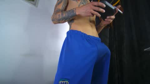 Snapshot of sem_alas chatting on September 21, 8:54 pm sem_alas online show from September 21, 8:54 pm