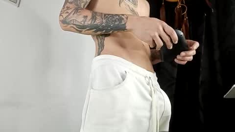 Snapshot of sem_alas chatting on October 29, 10:55 pm sem_alas online show from October 29, 10:55 pm