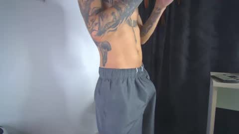 sem_alas online show from December 14, 3:23 am