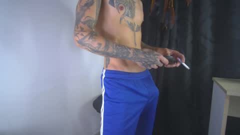 Snapshot of sem_alas chatting on April 30, 11:42 pm sem_alas online show from April 30, 11:42 pm