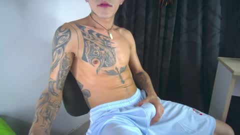 Snapshot of sem_alas chatting on May 18, 4:07 am sem_alas online show from May 18, 4:07 am