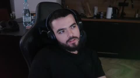 Snapshot of semenmonke chatting on April 5, 4:59 pm semenmonke online show from April 5, 4:59 pm