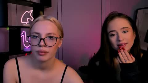 Snapshot of sendi_cais chatting on October 23, 8:35 am Sendi online show from October 23, 8:35 am