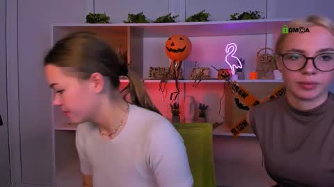 Snapshot of sendi_cais chatting on October 29, 9:33 am Sendi online show from October 29, 9:33 am