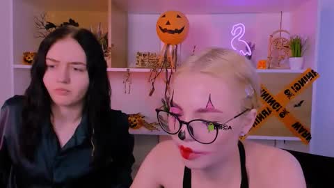 Snapshot of sendi_cais chatting on October 31, 9:43 am Sendi online show from October 31, 9:43 am