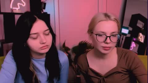 Snapshot of sendi_cais chatting on November 21, 9:41 am Sendi online show from November 21, 9:41 am