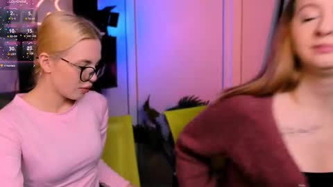 Snapshot of sendi_cais chatting on November 23, 9:20 am Sendi online show from November 23, 9:20 am