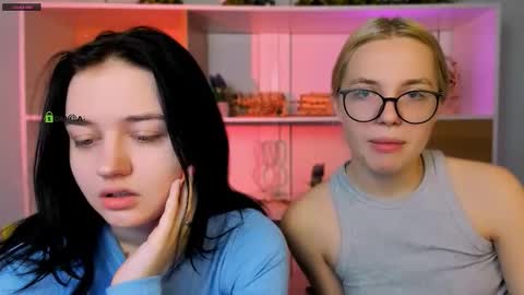 Snapshot of sendi_cais chatting on December 3, 6:10 am Sendi online show from December 3, 6:10 am