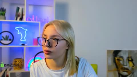 Snapshot of sendi_cais chatting on December 18, 6:08 am Sendi online show from December 18, 6:08 am