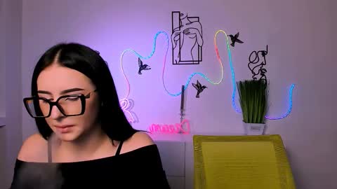 Snapshot of sendi_cais chatting on December 20, 7:21 pm Sendi online show from December 20, 7:21 pm