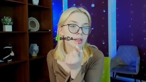 Snapshot of sendi_cais chatting on January 15, 7:35 am Sendi online show from January 15, 7:35 am