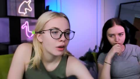 Snapshot of sendi_cais chatting on January 18, 6:17 am Sendi online show from January 18, 6:17 am