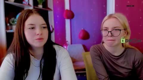 Snapshot of sendi_cais chatting on February 17, 12:34 pm Sendi online show from February 17, 12:34 pm