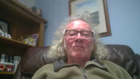 Snapshot of seniorfuntime1556 chatting on February 7, 9:37 pm Summiteer online show from February 7, 9:37 pm