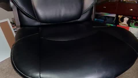 Snapshot of senorgrower chatting on December 16, 6:07 am Mr. Watch Me Grow online show from December 16, 6:07 am