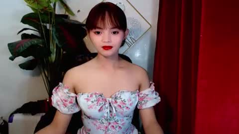 Snapshot of sensational_yeng chatting on October 28, 2:42 pm sensational_yeng online show from October 28, 2:42 pm